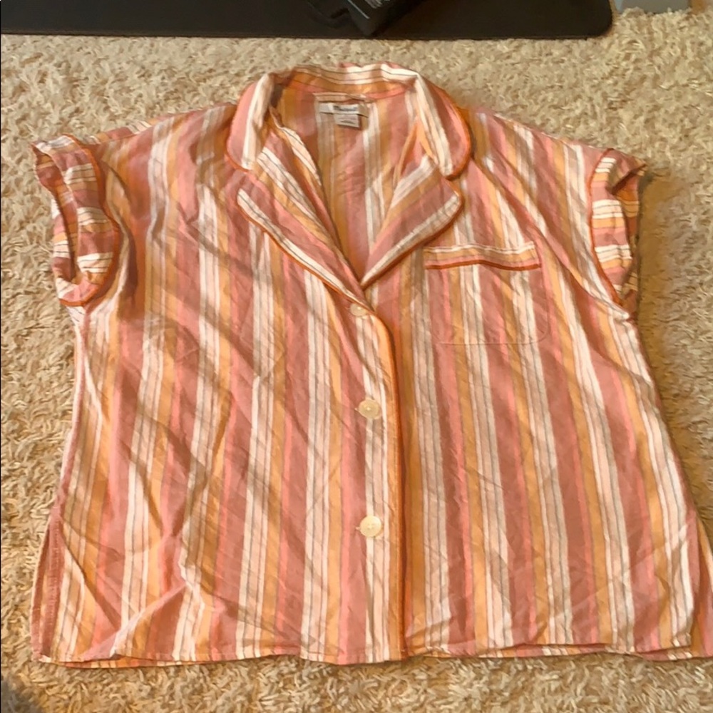 Loose fitting shoulder sleeve button up